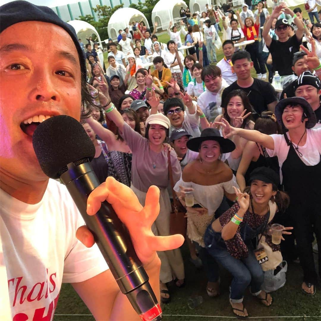 やついいちろうさんのインスタグラム写真 - (やついいちろうInstagram)「沖縄ASOBEACH!!!(アソビーチ)！🏖 楽しかった！！ 途中雨降ってたけど関係ないですね！」6月2日 18時21分 - yatsuiichiro