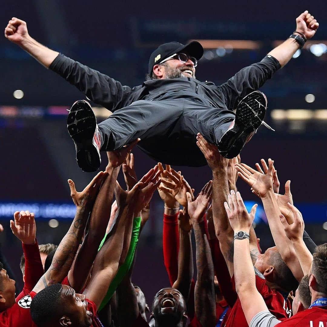 Goal Japanさんのインスタグラム写真 - (Goal JapanInstagram)「. BOSS❤️🙌 (Photo:Paul Ellis/AFP/Getty Images) . 🏆#UEFAチャンピオンズリーグ 決勝 🆚#トッテナム 0-2 #リヴァプール ⚽️#サラー(2分)、#オリギ(87分) 📺ハイライト視聴は #DAZN(@dazn_jpn)で . #soccer #football #ucl #uefachampionsleague #championsleague #uclfinal #liverpool #jurgenklopp #サッカー #フットボール #⚽」6月2日 18時27分 - goaljapan