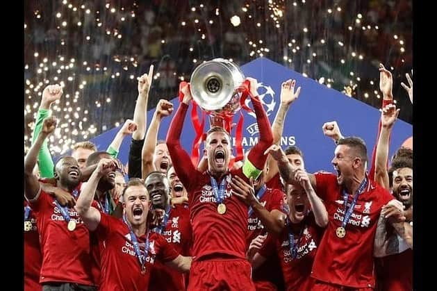 ジョン・バロウマンさんのインスタグラム写真 - (ジョン・バロウマンInstagram)「Turned on the TV couldn’t  sleep and saw the news. #congratulations @liverpoolfc on an amazing win. #liverpool #uk jb」6月2日 18時32分 - johnscotbarrowman