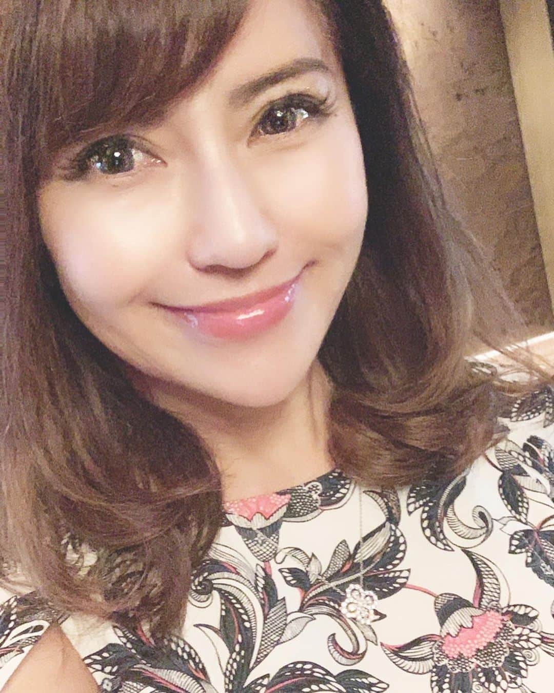 のインスタグラム：「.﻿ #プノンペン で行った﻿ #海外資産構築セミナー が﻿ 大好評でした❣️ ﻿ ﻿ 一旦お休みしてまたパワーアップした内容で﻿ お届けする予定です﻿ ﻿ #カンボジア 🇰🇭は、人がいい、食事美味しい、﻿ ビジネスチャンスもある、﻿ 色々な意味でいい国なので、﻿ 次回も行くのが楽しみです❤️ ﻿ ﻿ ﻿ ﻿ ﻿ 海外で貴重な体験や成功チャンスを掴みたい方は﻿﻿ プロフィールからLINEで連絡してね＾＾﻿﻿ ﻿﻿ ↓↓↓﻿﻿﻿ @marigram_uu_﻿ ﻿ ﻿」