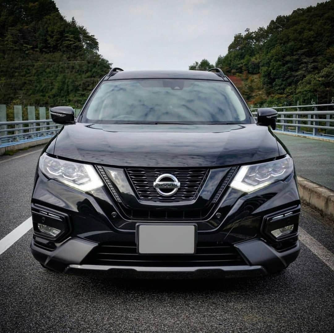 のインスタグラム：「Saturday gone rogue. #NissanRogue #Nissan #Rogue 📷&🚗: @xtremer_x32」