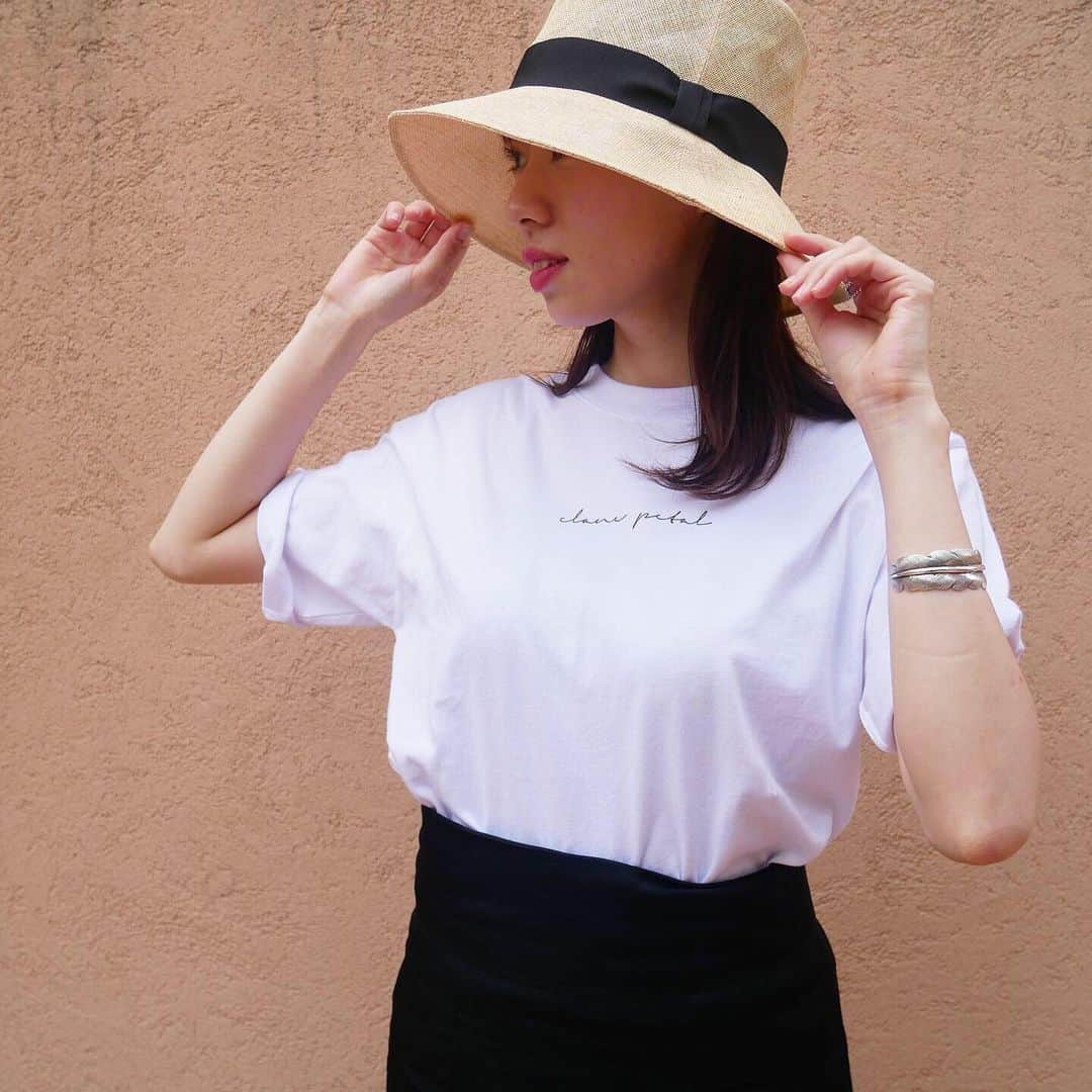 のインスタグラム：「【NEW ARRIVAL】 ・ 《 CLANE PETAL 》 ・ シックな『CLANE PETAL』のロゴがワンポイントのパックTシャツが入荷致しました！ ホワイト、ブラックの２枚組です👚👚 ・ PACK T/S(WOMEN'S) ¥9,612 ・ お問い合わせはこちらから ⬇︎⬇︎⬇︎⬇︎ @ann_de_ark #clane #clanepetal #クラネ #クラネペタル #kijimatakayuki #philippeaudibert #womenstyle #coordinate #style #styling #コーデ #コーディネート #ファッション #fashion #styling #レディース #ショップ #栃木 #宇都宮 #anndeark #arknets」