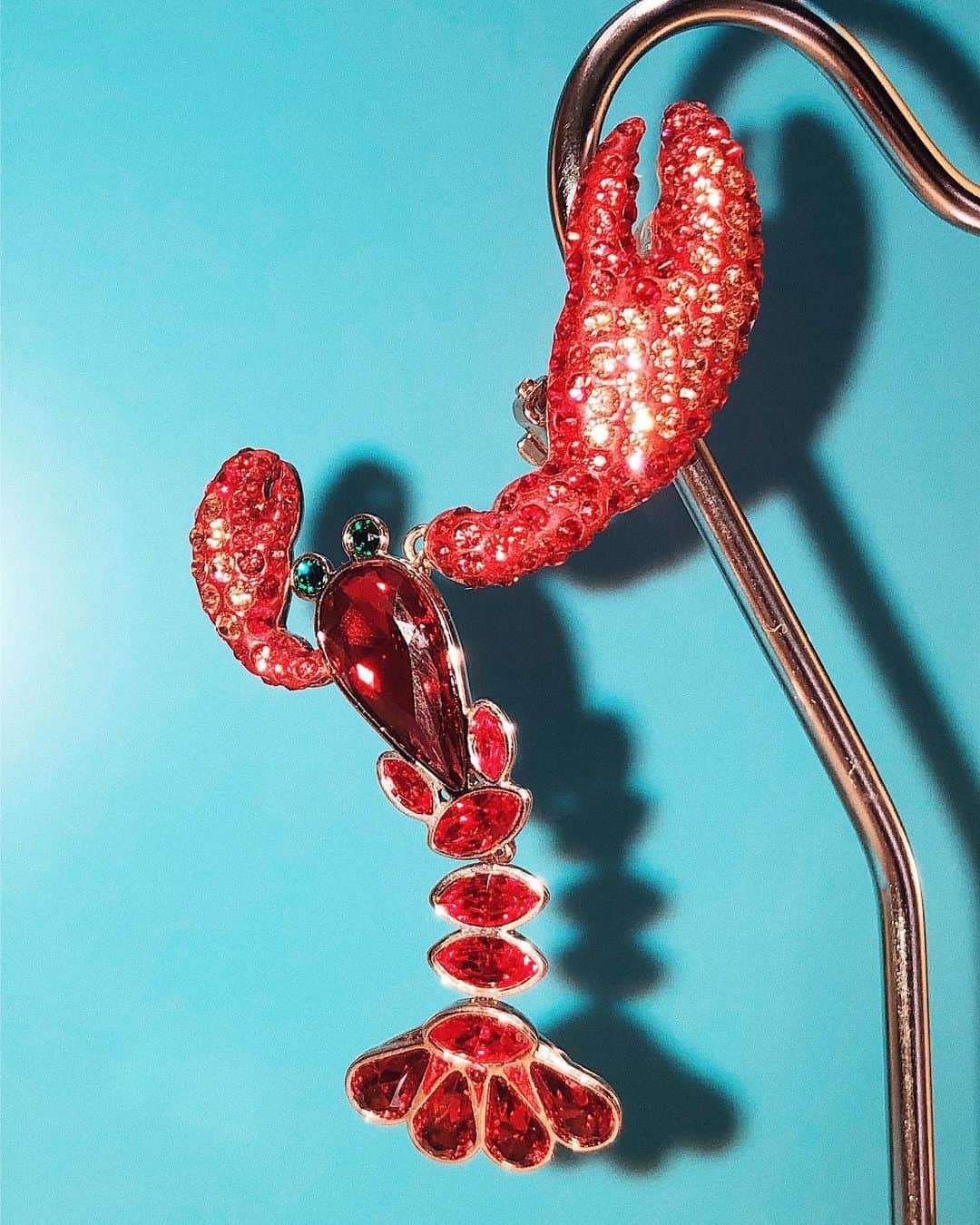 PELIのインスタグラム：「表参道ヒルズ1階で6/23まで開催されるSWAROVSKIのPOP-UP STOREのPRE OPENING EVENTへ😍💎💎💎 ジュエリーが思ったより買いやすい値段で欲しいの沢山あった〜🤤🤤🤤❤️ ２枚目のsissi star みたいで可愛い✨✨✨ #SWAROVSKI #スワロフスキー表参道 #スワロフスキージュエリー#followyourdesires @swarovski」