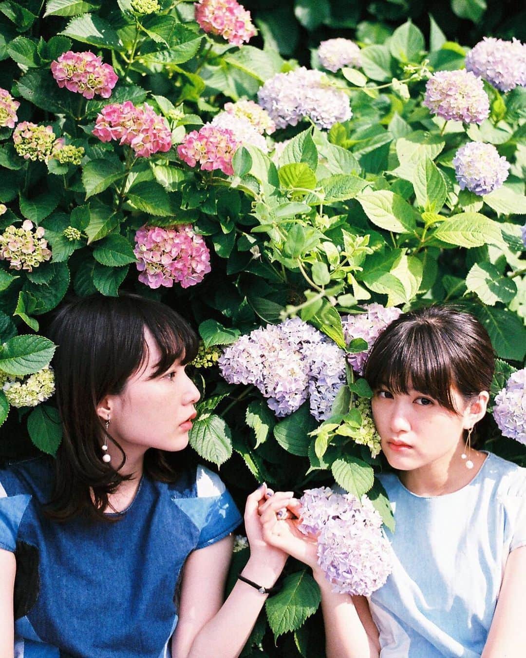 真山朔のインスタグラム：「💠 2.3日前にるりちゃんと桜子ちゃんとプチ旅した！ るりちゃんがいっぱい写真撮ってくれて、愛おしさしかない素敵な写真だらけで、わたしのスマホのカメラロールは天国状態です。 あと、めちゃくちゃ久しぶりに食べたマックのポテトの美味しさにやられた🍟 むーーーめっちゃ楽しかった…」