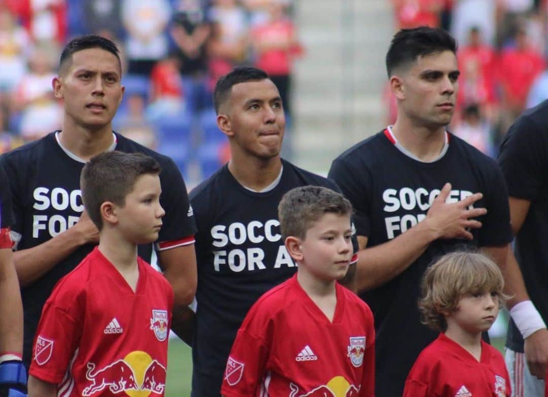 Major League Soccerさんのインスタグラム写真 - (Major League SoccerInstagram)「😮 @newyorkredbulls 4️⃣ second-half goals and the W, including this one from @royerdani77」6月2日 10時52分 - mls