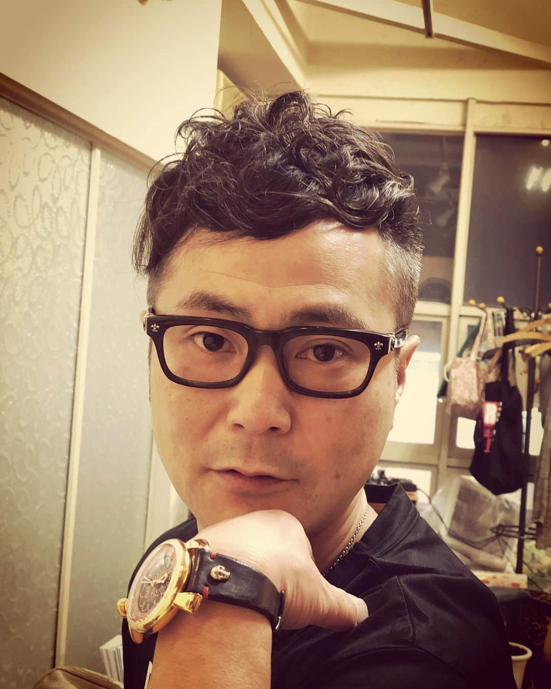 杉本知香さんのインスタグラム写真 - (杉本知香Instagram)「村田くん、おでこ出しやすい感じにパーマ✂️⭐︎ #中目黒美容室 #とろサーモン村田#とろサーモン#村田秀亮  #カラテカ入江#カラテカ#入江慎也 #ムーディ勝山  #スナップチャット #snapchats」6月2日 11時30分 - sugimotoc