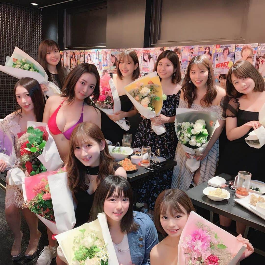 のインスタグラム：「昨日は週プレ酒場グランドフィナーレイベントありがとうございました✨ 週プレ酒BARママやイベントにたくさん出演させていただいて、MCを任せて頂くことが増えたのも週プレ酒場さんのイベントからです☺️ 色んなイベントを本当にありがとうございました💓 #週プレ酒場 #グランドフィナーレ #週プレ酒場は永久に不滅です #週プレ酒場が終わっても和地つかさを嫌いにならないでください笑」