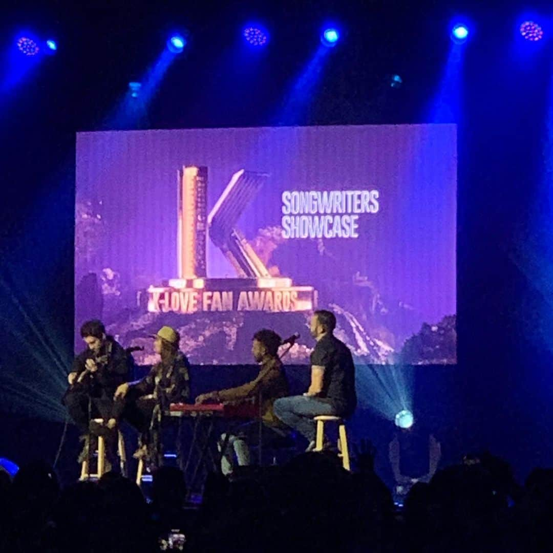 ダニー・ゴーキーさんのインスタグラム写真 - (ダニー・ゴーキーInstagram)「Awesome night singing songs, telling stories & hanging with the fans at the @klovefanawards. Honored to share the stage with @markhallcc @stevencurtischapman  @francescamusic @christomlin」6月2日 12時04分 - dannygokey