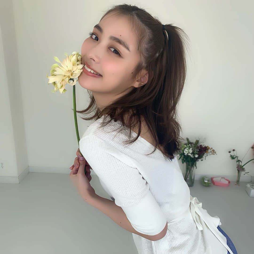 高橋有紀のインスタグラム：「可愛いうっちー🥰🥰🥰 MOREオフショット #osakana_yuki #more #内田理央」