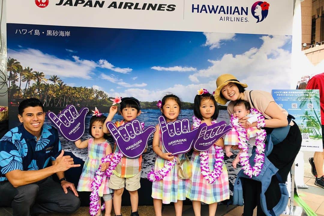 ハワイアン航空さんのインスタグラム写真 - (ハワイアン航空Instagram)「Aloha! #アロハトーキョー2019 にご来場いただき誠にありがとうございます。ハワイアン航空・@japanairlines_jal の共同ブースではロゴグッズが当たる抽選会、またハワイから参加してくれた#ハワイアン航空客室乗務員 との写真撮影をしております。本日は最終日！ぜひぜひ、@恵比寿ガーデンプレイス へハワイを感じに行きませんか？😎🌴」6月2日 12時16分 - hawaiianairlinesjp