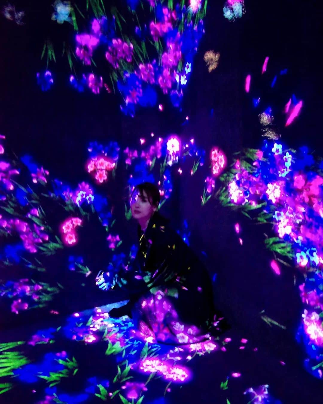 小林ようのインスタグラム：「#teamlabborderless . #teamlab #odaiba #tokyo #japan #art #lighting #museum #チームラボ #お台場 #東京」