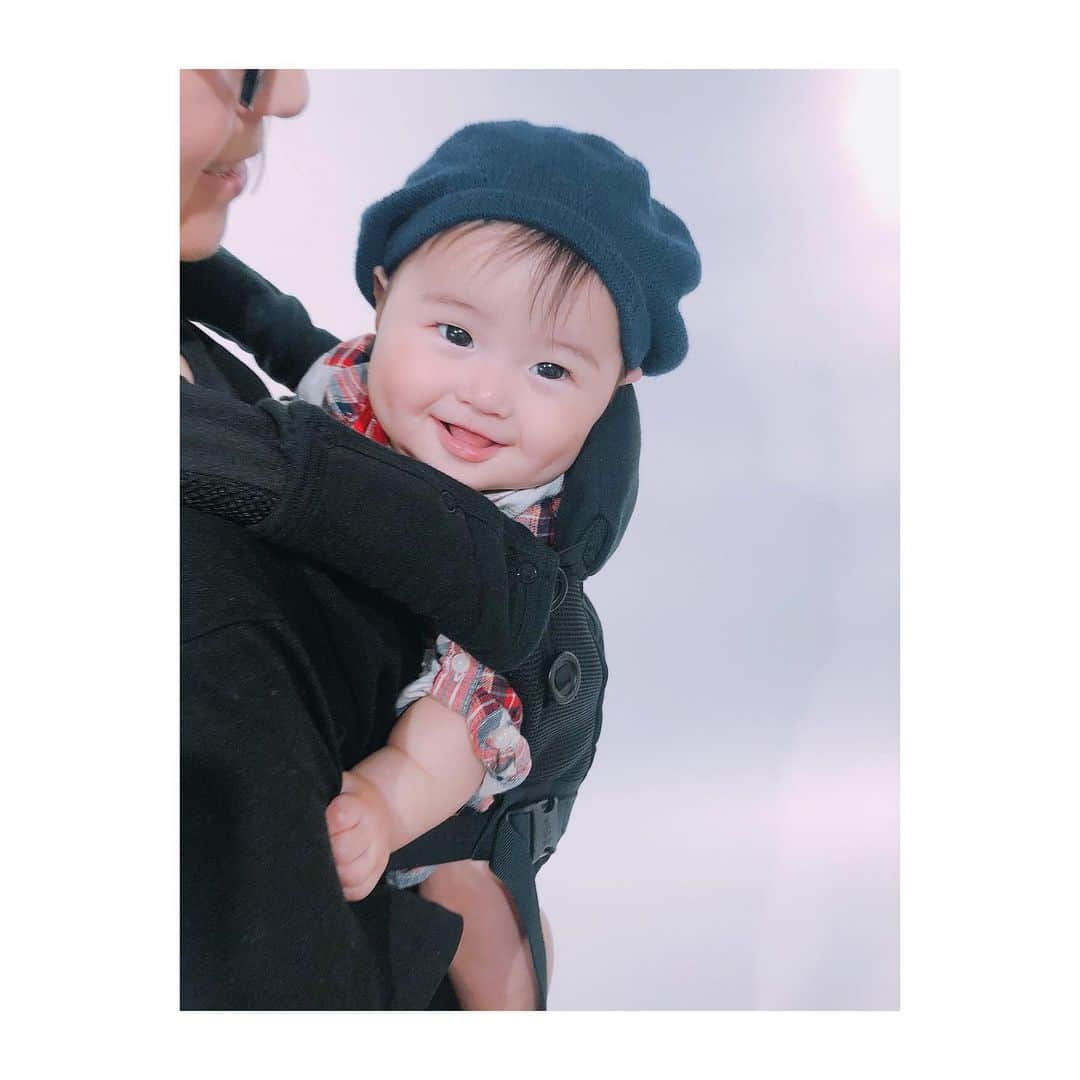 トリイクニコさんのインスタグラム写真 - (トリイクニコInstagram)「かのこはいつでもかわいーなー😚💓 可愛く撮れた🙌🏻💜 . @shigemipabo を見てほほえむかのこ👶✨ . #ののさんの子 #営業スマイルが得意 #帽子がよく似合うね♡ #いつしかのかのこ」6月2日 12時56分 - toriicamera