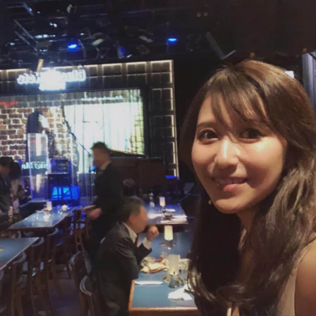 福田友理子さんのインスタグラム写真 - (福田友理子Instagram)「* * 初ブルーノート東京🎷☺️🎶 * ニューヨークのブルーノートは以前、旅行の時に行ったことがあったけれど、日本では初めて🎷 * アメリカの最高峰ジャズギタリスト、ジョン・スコフィールドさんの来日とのことで二ヶ月以上前から楽しみにしていました☺️🎷✨ * 生演奏を至近距離で聴けて感動！✨ * * #ブルーノート東京 #ブルーノート #bluenotetokyo #ジョンスコフィールド #johnscofield #combo66 #ジャズ #jazz」6月2日 12時52分 - yuriko.fu