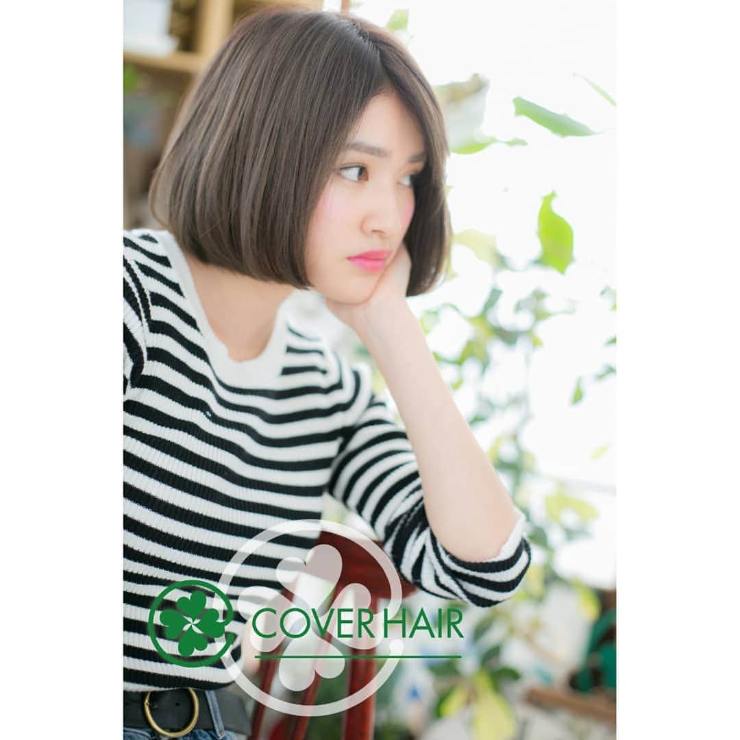 浦和の美容室、美容院｜COVER HAIRカバーヘアーさんのインスタグラム写真 - (浦和の美容室、美容院｜COVER HAIRカバーヘアーInstagram)「『大人クラシカル…小顔前下がりボブ』 ・ カバーヘアー COVER HAIR bliss 戸田公園店 ・ 戸田公園西口徒歩30秒 埼玉県戸田市本町4-16-17　熊木ビル1F TEL:048-420-6022 ・ http://www.cover-s.jp/todakoen/ ・ Styling coverhair group COVER HAIR bliss 北浦和店 棟方 千捺 @chinatsu_67 ・ Produce by Tanimoto kazunori @lupin_1969 @kazu_tanimoto ・ 大宮・浦和を中心に #美容室 #美容院 を10店舗展開するカバーヘアー ・ 戸田公園の美容院・美容室なら #戸田公園美容室bliss戸田公園店 #戸田公園美容院bliss戸田公園店 ・ 私たちは #ヘアスタイル を通してお客様の毎日の幸せを【COVER】する存在でありたい。 ・ あなたの好みに合わせてスタイルを選べる #ヘアカタ ・ #ミディアム から #ロング までOK！ #ゆるふわパーマ がかわいい♪ ・ やっぱり #ボブ がかわいい♪ #ボブヘアスタイル ☺ ・ 外国人風♪ランダム #ふんわりカール で大人可愛い #ショートヘア ☺ ・ #カット はお客様のライフスタイルに合わせた再現性の高いデザインを大切にしています☺✂ ・ #ゆるふわ感 #リッジ感 #ボリューム感 など、様々な質感の #パーマ が選べます☺ ・ 乾かすだけで“簡単にキマル”“パサつき知らず”“驚きの艶”を叶える #デジタルパーマ ☺ ・ #縮毛矯正 でトリートメントみたいな #ストレート を実現☺ ・ #アプリエカラー でダブルカラーをしなくても外国人のような透明感のある髪の毛が手に入ります☺ #アプリエ ・ #アディクシーカラー はこのカラーでしか出せない色味をたっぷり存分に味わうことができます☺ #アディクシー ・ #美容室求人 #美容院求人 一緒に働ける仲間を募集しています☺ ・ #美容師募集 社保完備で高待遇。人気サロンなので新規のお客様も多数来店☺ ・ #スタイリスト募集 「このサロンのスタッフでよかった！」周りに自慢したくなる環境です☺ ・ #アシスタント募集 成長する自分を楽しみながら、がんばれる。自分のサロンが大好きになる☺ ・ クーポンはこちら⇒http://www.cover-s.jp/todakoen/campaign/」6月2日 12時59分 - coverhair