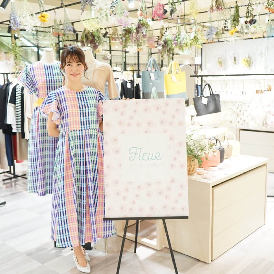 のインスタグラム：「-﻿ 本日は16時まで店頭に立たせていただきます！﻿ ﻿ ▼お電話注文▼﻿ 075-352-1111﻿ ﻿ 4階 The market﻿ ﻿ @fleuraccesories」