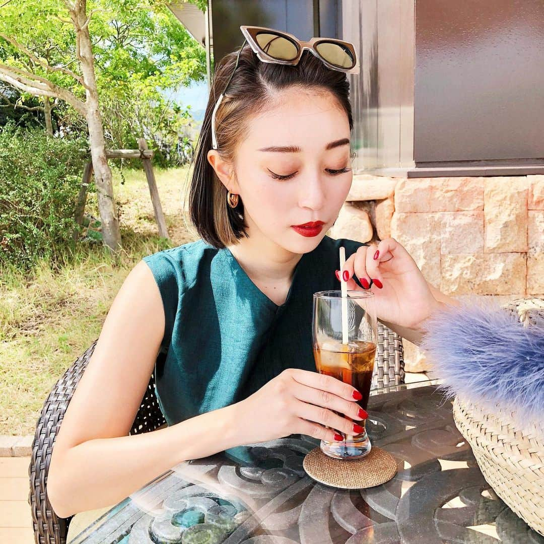 梅谷安里さんのインスタグラム写真 - (梅谷安里Instagram)「happy sunday🌻 お天気良いうちにテラスでさくっとlunch🌿 それでは私は今からジムへ！！ 今週3回目のトレーニングや〜🏋️‍♂️笑 ・ ・ #カフェ#休日 #cafe#sunday#holiday」6月2日 13時10分 - anriworld