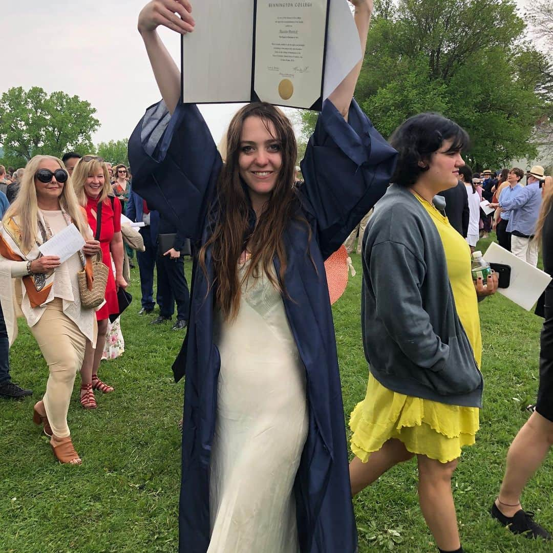 ロバート・パトリックさんのインスタグラム写真 - (ロバート・パトリックInstagram)「I do not know who shot this video of my son singing the national anthem at his high school graduation today, but I am grateful! My wife and family were there to see it, I was there in spirit. I was in Vermont at my daughters graduation from Bennington College and I was overwhelmed with pride and so happy for her accomplishment! She earned her Bachelor of Arts degree. I was able to watch my sons graduation on a live feed. Barbara and I found out our children were graduating the same day a while back. So I, being on my Harley-Davidson for Rolling Thunder,  requested the honor to be with my daughter and Barbara was able to see our son graduate. Divide and conquer. It was a big day for the Patrick family. Thankful, blessed and humbled by my children and what they have accomplished. To all the families out there that are watching there children graduate, congratulations! Hard work, dedication, resolve, focus, achievement, and accomplishment of goals! God bless! #keepyoureyeontheprize #blessed #goals #achievement」6月2日 13時33分 - ripfighter