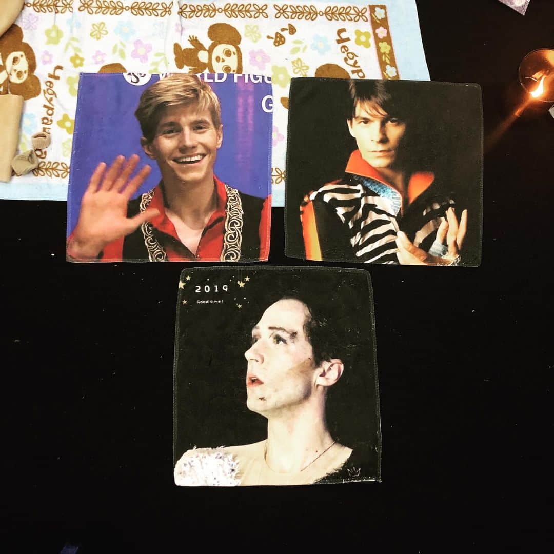 のインスタグラム：「DramaKings in DramaMode! Thank you to all fans for the incredible gifts! #fantasyonice2019」