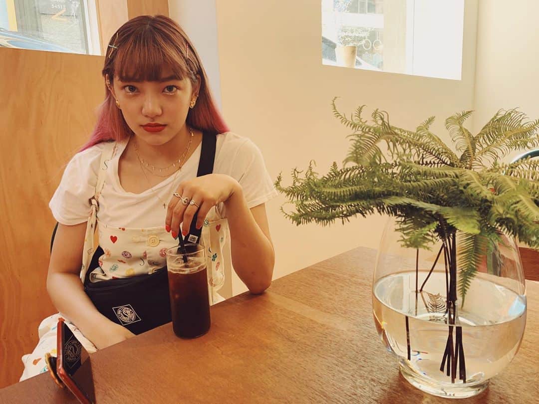 須田アンナさんのインスタグラム写真 - (須田アンナInstagram)「. アンナベイビが コーヒー飲めるように なったのは19歳👶🏻🍼」6月2日 15時17分 - annastagram.official