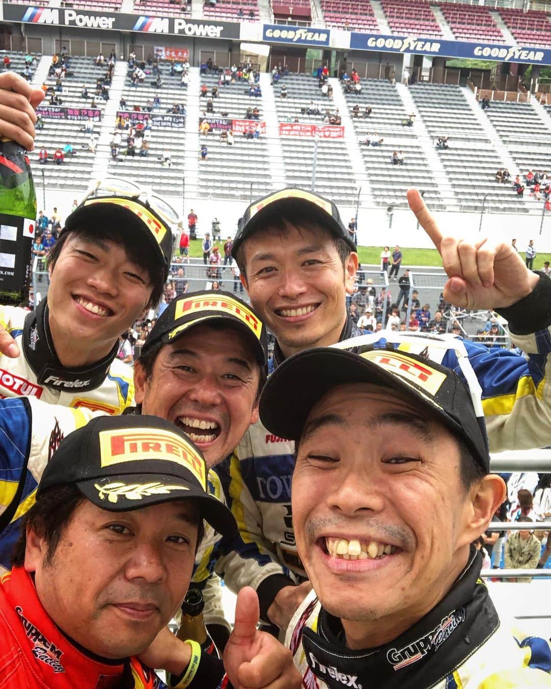 井口卓人さんのインスタグラム写真 - (井口卓人Instagram)「富士24時間レース‼️無事に終わりました👍色々ありましたが、クラス優勝出来ました🥇去年のリベンジできた💪応援ありがとうございました。ライバルのランサーに乗る、靖さんもチームメイトみたいに写り込んでる。笑 #SUBARU #WRX #STI #Fuji24h」6月2日 16時09分 - takutoiguchi