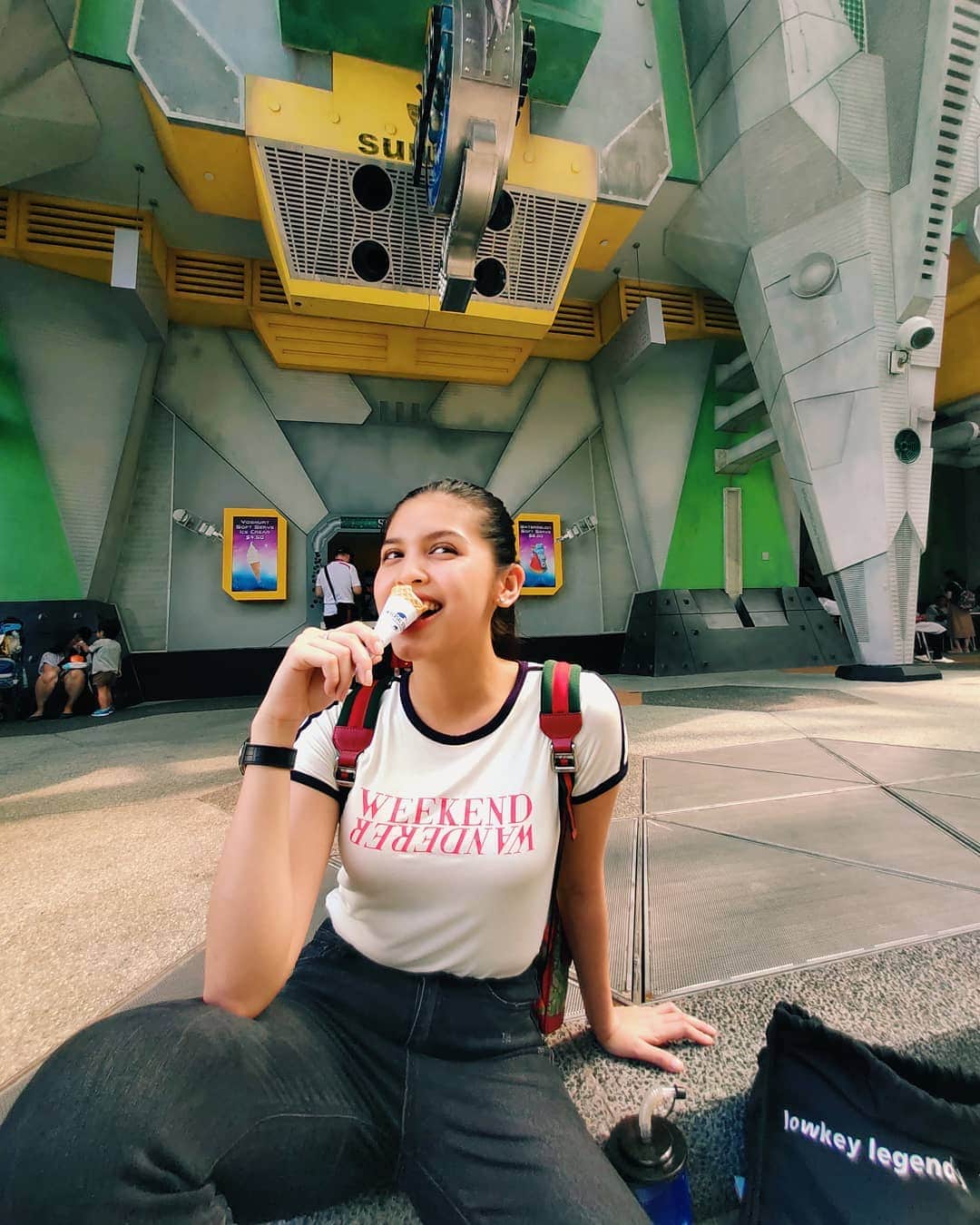 メイン・メンドーサのインスタグラム：「weekend wanderer 🎡」