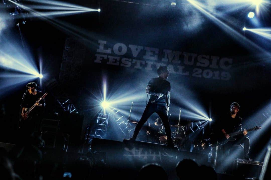 MAH さんのインスタグラム写真 - (MAH Instagram)「LOVE MUSIC FESTIVAL 2019 at Makuhari Messe.  #lovemusic #SiM  Photo @kouhey0622」6月2日 16時16分 - mahfromsim