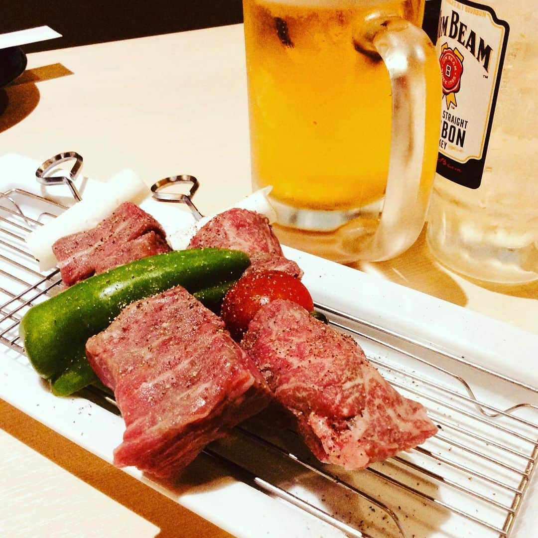 袋町鉄板酒場 ぶれいこうさんのインスタグラム写真 - (袋町鉄板酒場 ぶれいこうInstagram)「食べ飲み放題に「牛バーベキュー串焼き」が新登場(￣∇￣) 牛以外は日替わりっていうか思い付きデス😂 #ぶれいこう #袋町#広島#鉄板焼き#生ビール#ハイボール#ワイン#飲み放題#食べ放題#ステーキ#foodstagram #牛#肉料理#個室#デート#合コン#飲み会#居酒屋#肉好きな人と繋がりたい #肉スタグラム#牛串#リーズナブル#6月#新メニュー#暑い#今日も頑張る」6月2日 16時18分 - bureikou2254