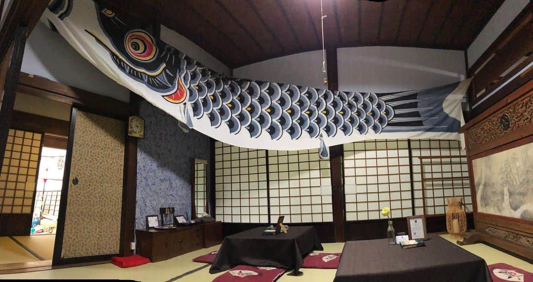 合田経郎のインスタグラム：「どこかの世界に連れていかれそうなお店。」