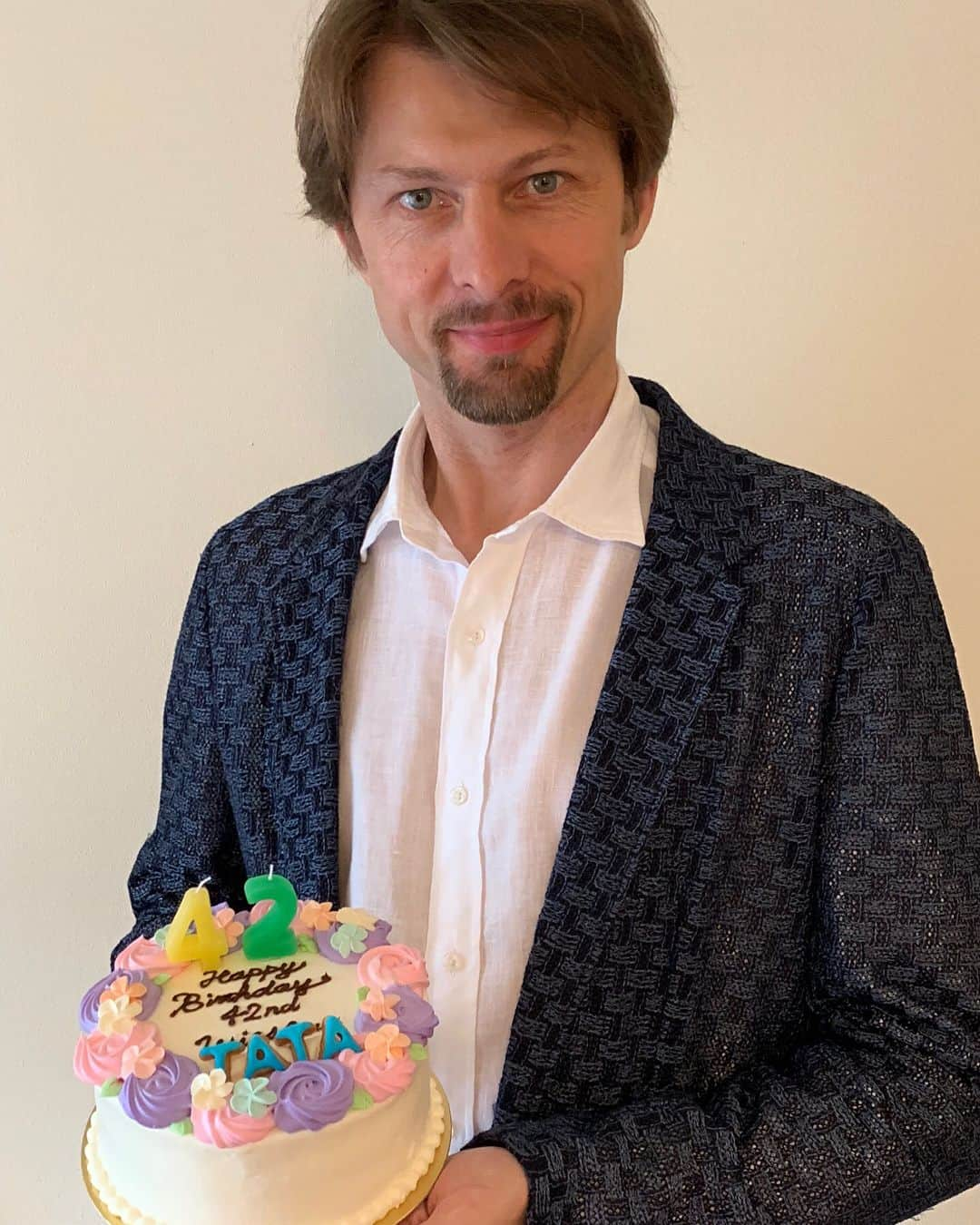 中村祥子さんのインスタグラム写真 - (中村祥子Instagram)「💐special day for my husband💖💝 Happy Birthday Wieslaw 🎉🎉🎉 and thank you for everything 😘 @dolcemaririsa スペシャルケーキ TATAは、ポーランド語でパパです👪✨ #お誕生日 #specialday #family #love #woderful #cake」6月2日 16時22分 - shoko_officialpage