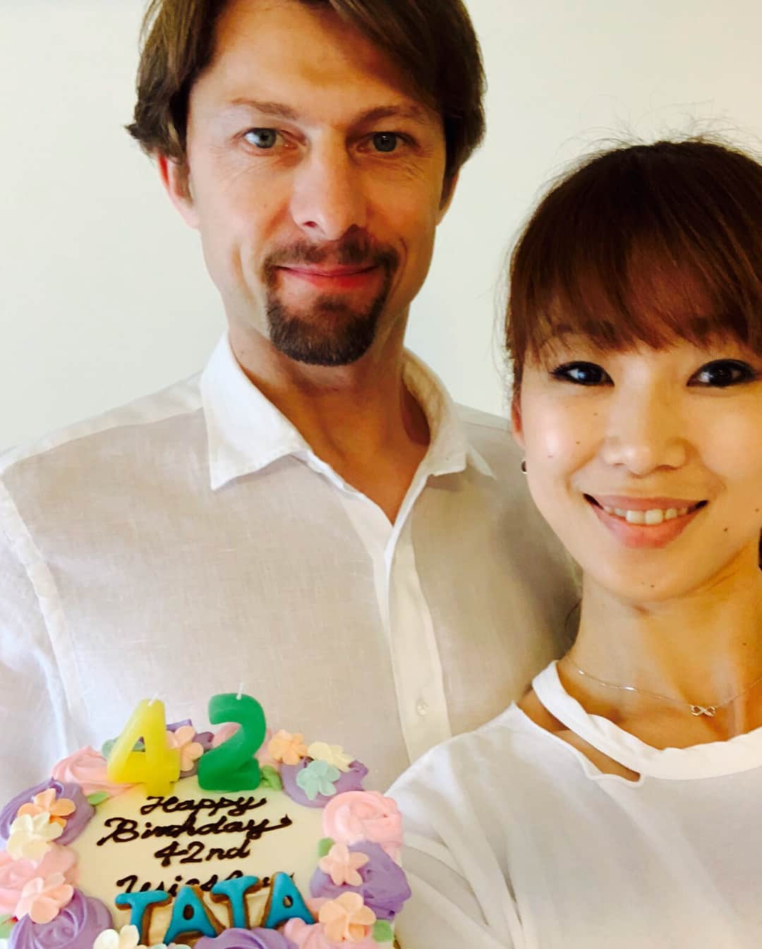 中村祥子さんのインスタグラム写真 - (中村祥子Instagram)「💐special day for my husband💖💝 Happy Birthday Wieslaw 🎉🎉🎉 and thank you for everything 😘 @dolcemaririsa スペシャルケーキ TATAは、ポーランド語でパパです👪✨ #お誕生日 #specialday #family #love #woderful #cake」6月2日 16時22分 - shoko_officialpage