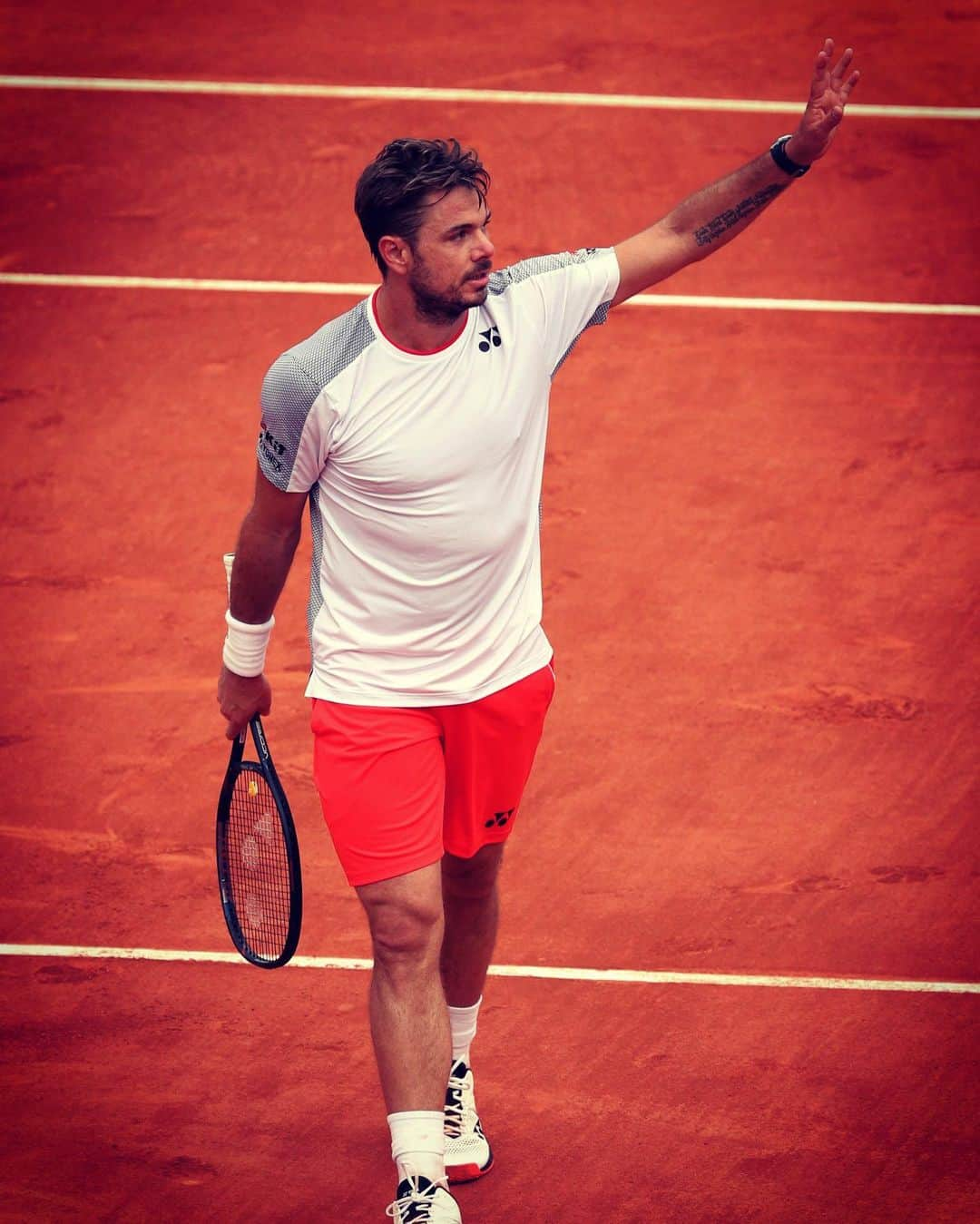 スタニスラス・ワウリンカさんのインスタグラム写真 - (スタニスラス・ワウリンカInstagram)「👋 See you all later guys 🧡 ! #tennis #paris #enjoy #seeyoulater #trusttheprocess」6月2日 16時34分 - stanwawrinka85