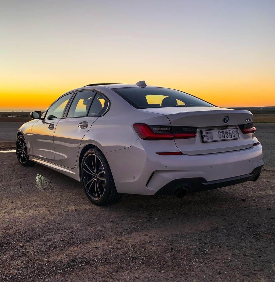 BMWのインスタグラム：「A great partner to watch the sunset with. The BMW 3 Series Sedan. #BMWrepost @paarlbergbmw @roadtriprobbie #BMW #3Series __ BMW 320d Sedan: Fuel consumption in l/100 km (combined): 4.7 - 4.2. CO2 emissions in g/km (combined): 122 - 110. The values of fuel consumptions, CO2 emissions and energy consumptions shown were determined according to the European Regulation (EC) 715/2007 in the version applicable at the time of type approval. The figures refer to a vehicle with basic configuration in Germany and the range shown considers optional equipment and the different size of wheels and tires available on the selected model. The values of the vehicles are already based on the new WLTP regulation and are translated back into NEDC-equivalent values in order to ensure the comparison between the vehicles. [With respect to these vehicles, for vehicle related taxes or other duties based (at least inter alia) on CO2-emissions the CO2 values may differ to the values stated here.] The CO2 efficiency specifications are determined according to Directive 1999/94/EC and the European Regulation in its current version applicable. The values shown are based on the fuel consumption, CO2 values and energy consumptions according to the NEDC cycle for the classification. For further information about the official fuel consumption and the specific CO2 emission of new passenger cars can be taken out of the „handbook of fuel consumption, the CO2 emission and power consumption of new passenger cars“, which is available at all selling points and at https://www.dat.de/angebote/verlagsprodukte/leitfaden-kraftstoffverbrauch.html.」