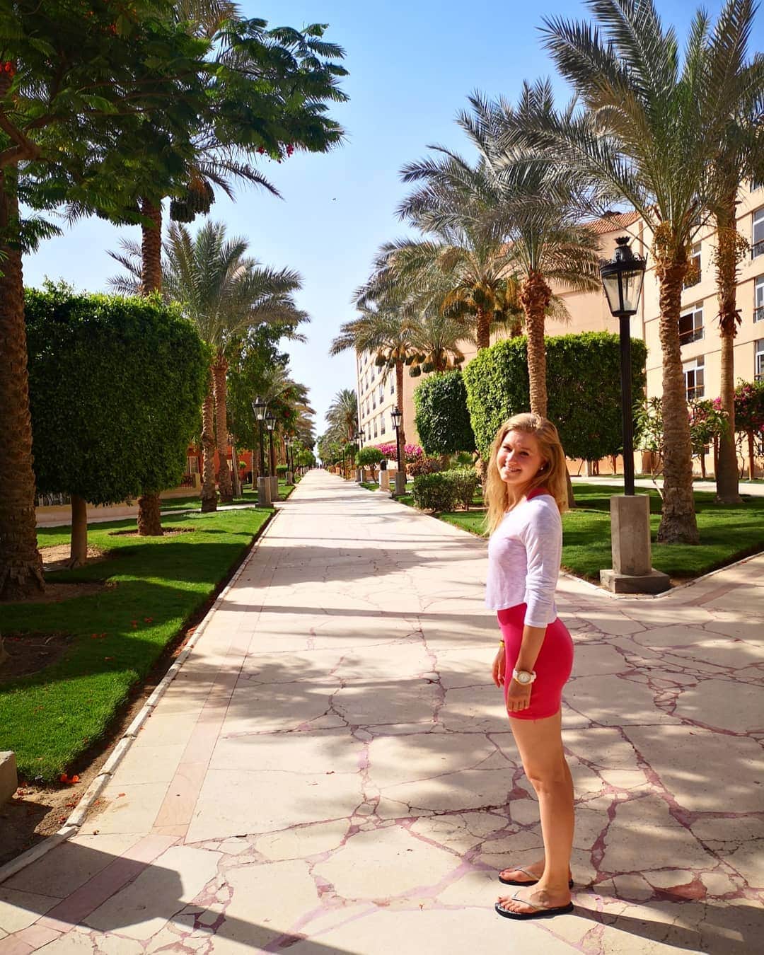 ダーシャ・ゲルムさんのインスタグラム写真 - (ダーシャ・ゲルムInstagram)「Grateful, rested, happy. 'till next time! ✌🏻 #vacay #vacation #holidays #egypt #hurghada #sun #fun #summer #redsea #amazing #nice #warm #happy」6月3日 4時02分 - grmdas