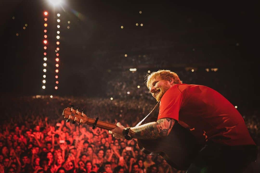 エド・シーランさんのインスタグラム写真 - (エド・シーランInstagram)「Lisbon night #1 ! 📸 @zakarywalters」6月3日 2時35分 - teddysphotos