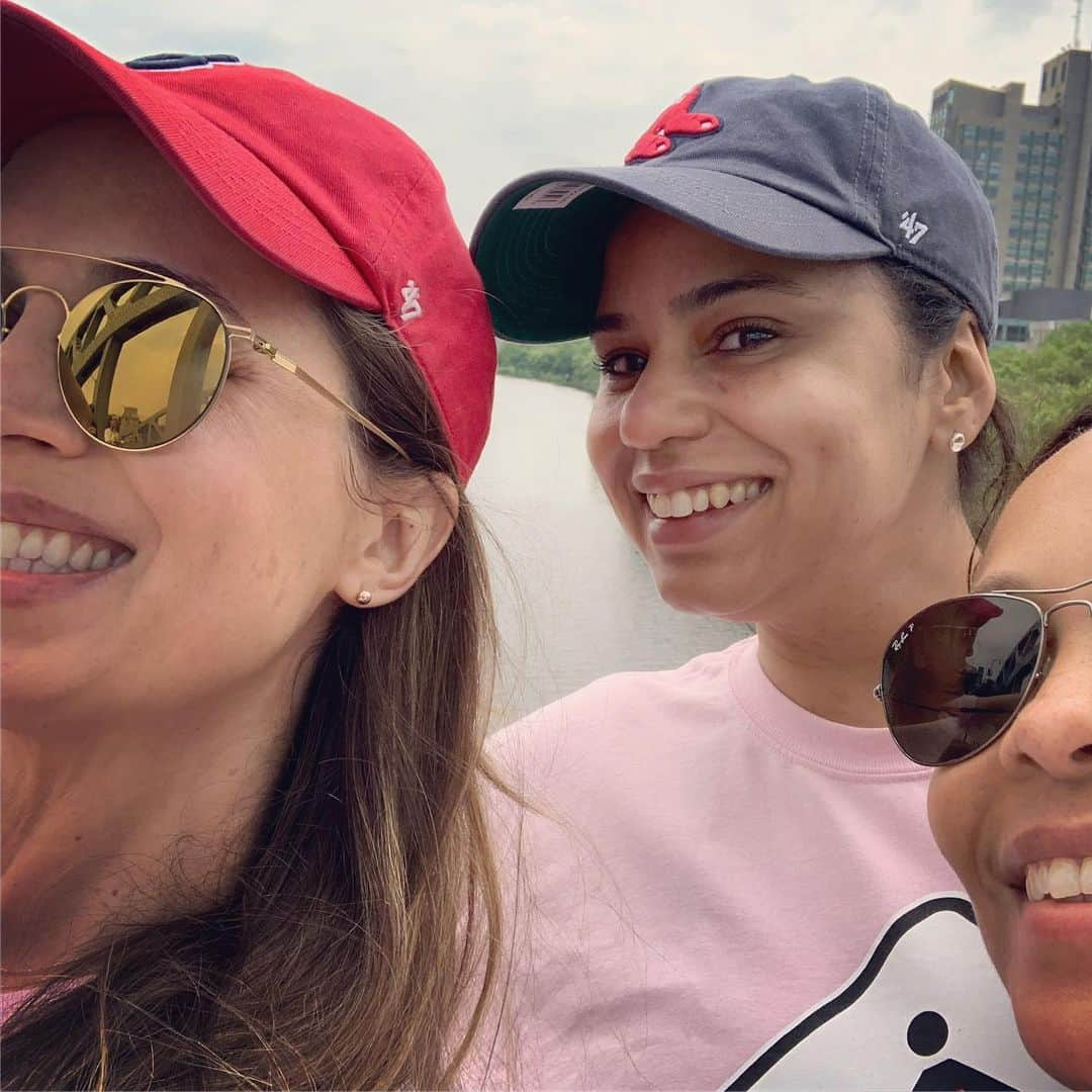 エリザ・ドゥシュクさんのインスタグラム写真 - (エリザ・ドゥシュクInstagram)「Yassss, Team #Brenda #AIDSwalkBoston ❤️🧡💛💚💙💜🚶🏻‍♀️🚶🏼‍♂️🏃🏻‍♀️🏃🏻‍♂️ *Happy Pride Month!」6月3日 2時34分 - elizadushku