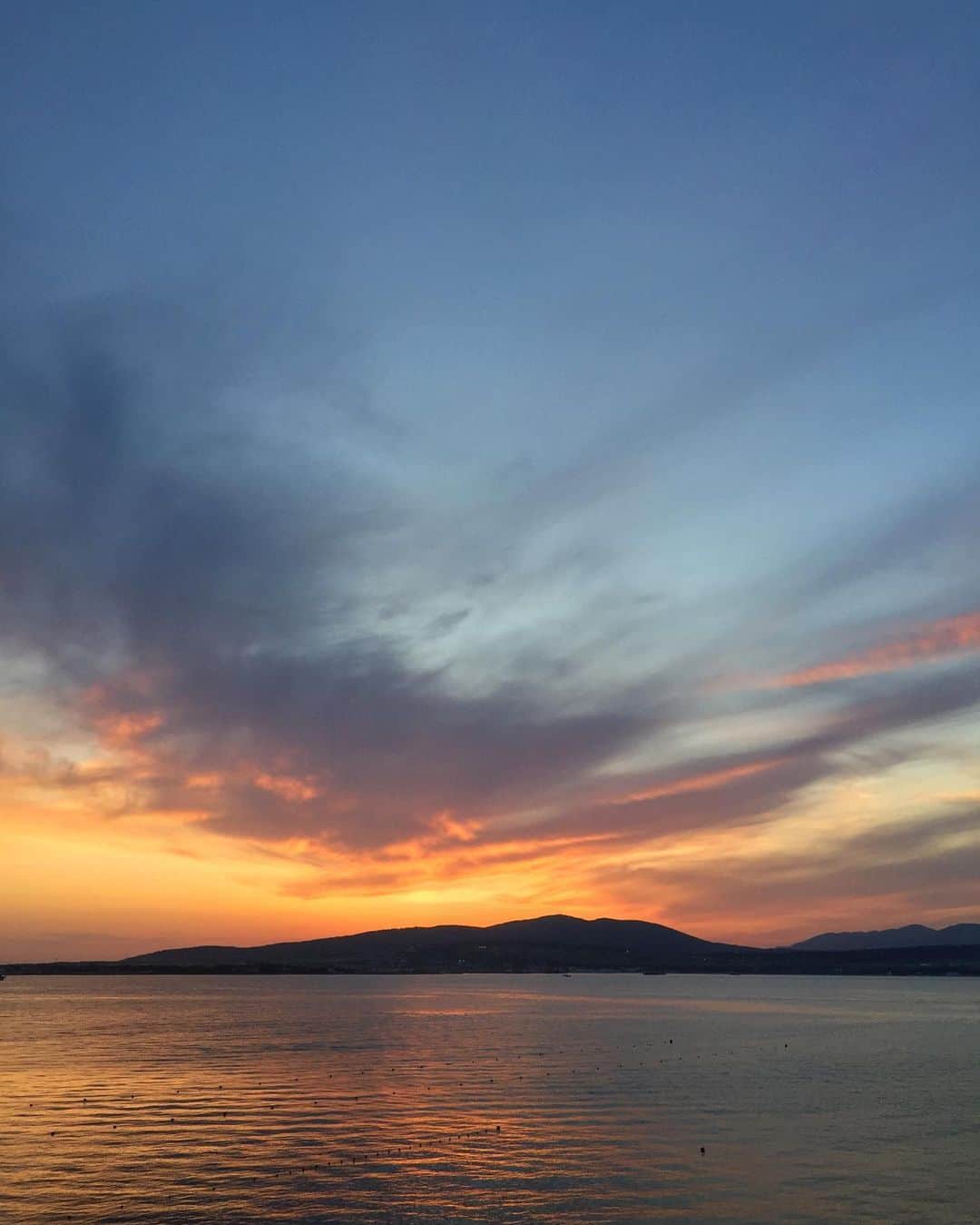 Ilya Mikhailovのインスタグラム：「Закат 🌅 #nofilter」