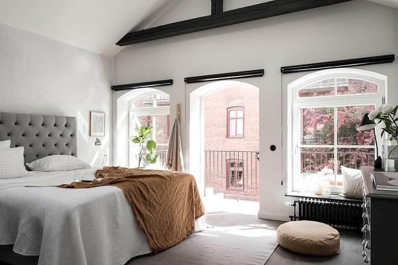 Bjurforsさんのインスタグラム写真 - (BjurforsInstagram)「Ljuvliga söndag 💭 Smålandsgatan 3E • Fotograf: @fotografalencordic • Stylist: @bon.interior #bjurfor #bjurfors_goteborg #mäklaresandrastals #apartment #interiordesign #interior #gothenburg」6月3日 2時43分 - bjurforsgoteborgcity