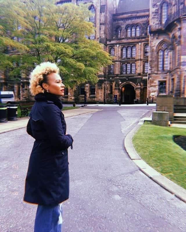 Emeli Sandéのインスタグラム：「Back at Glashow Uni, so many memories rushing back!! Thinking about what my life would have been like if I hadn't pursued music...would you have trusted me as your doctor??」