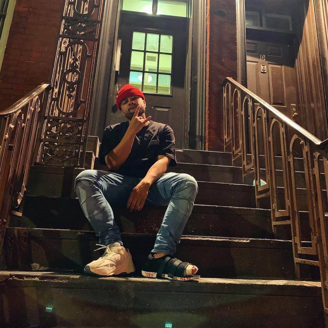 Alfredo Floresさんのインスタグラム写真 - (Alfredo FloresInstagram)「stoop kiid 🤘🏽 nyc —> miami 📸」6月3日 3時14分 - alfredoflores