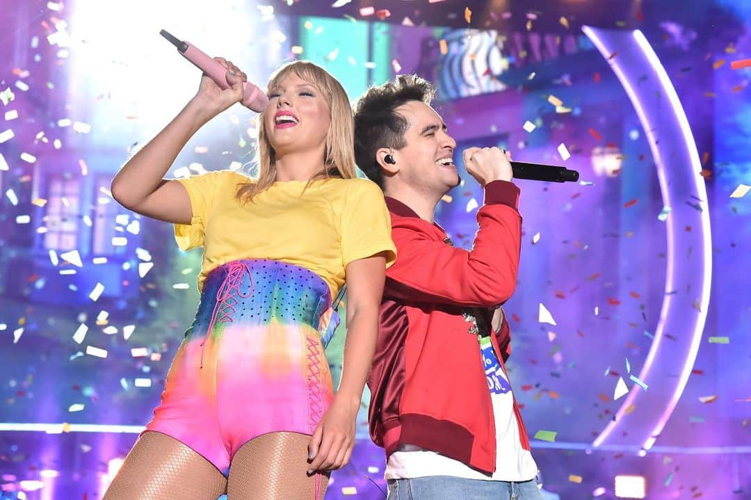 のインスタグラム：「Thank you @taylorswift for an unforgettable night. #wangotango #ME! #iheartradio #kiisfm1027」