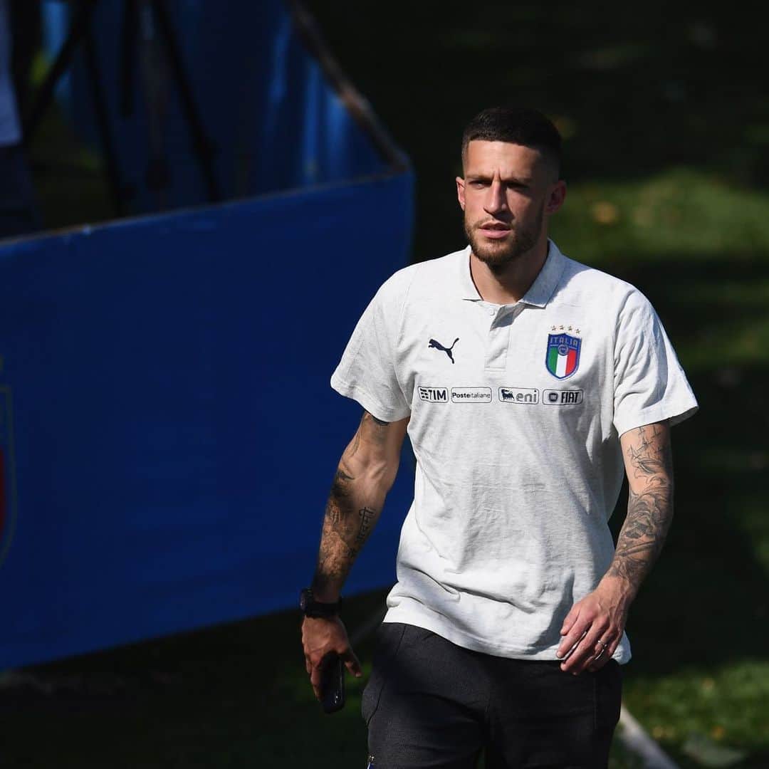 クリスティアーノ・ビラーギのインスタグラム：「Siamo pronti!!🇮🇹 #italia #azzurri @azzurri」