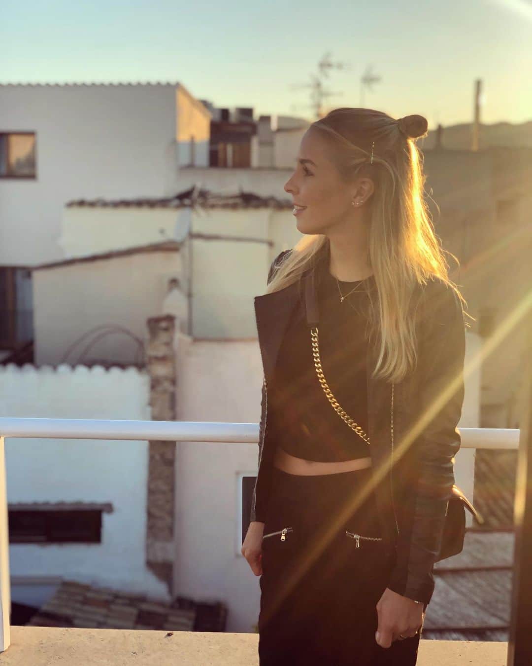 Nina Neuerのインスタグラム：「Summertime started ☀️」