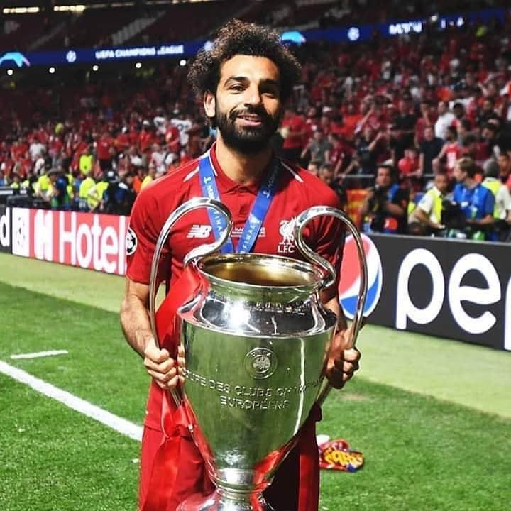 モハメド・エルネニーさんのインスタグラム写真 - (モハメド・エルネニーInstagram)「I’m so proud of you bro 👏👏❤️ @mosalah」6月2日 19時12分 - elnennym