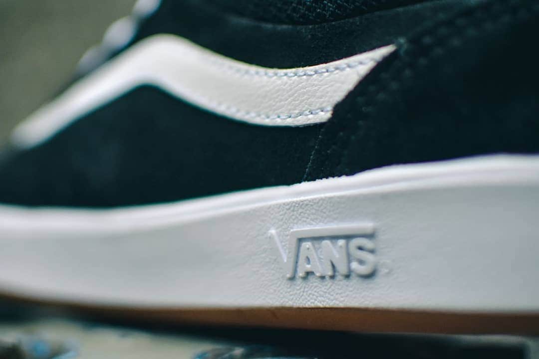 Vans Philippinesさんのインスタグラム写真 - (Vans PhilippinesInstagram)「Bringing a modern finish to a classic skate style. The Cruze CC is now out in stores. #ComfyCush #VansPhilippines」6月2日 19時08分 - vansphilippines