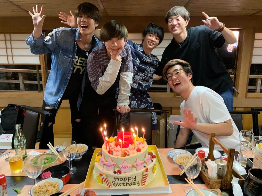 すしらーめん《りく》のインスタグラム：「5月生まれ大集合です！！ #birthday #youtuber」
