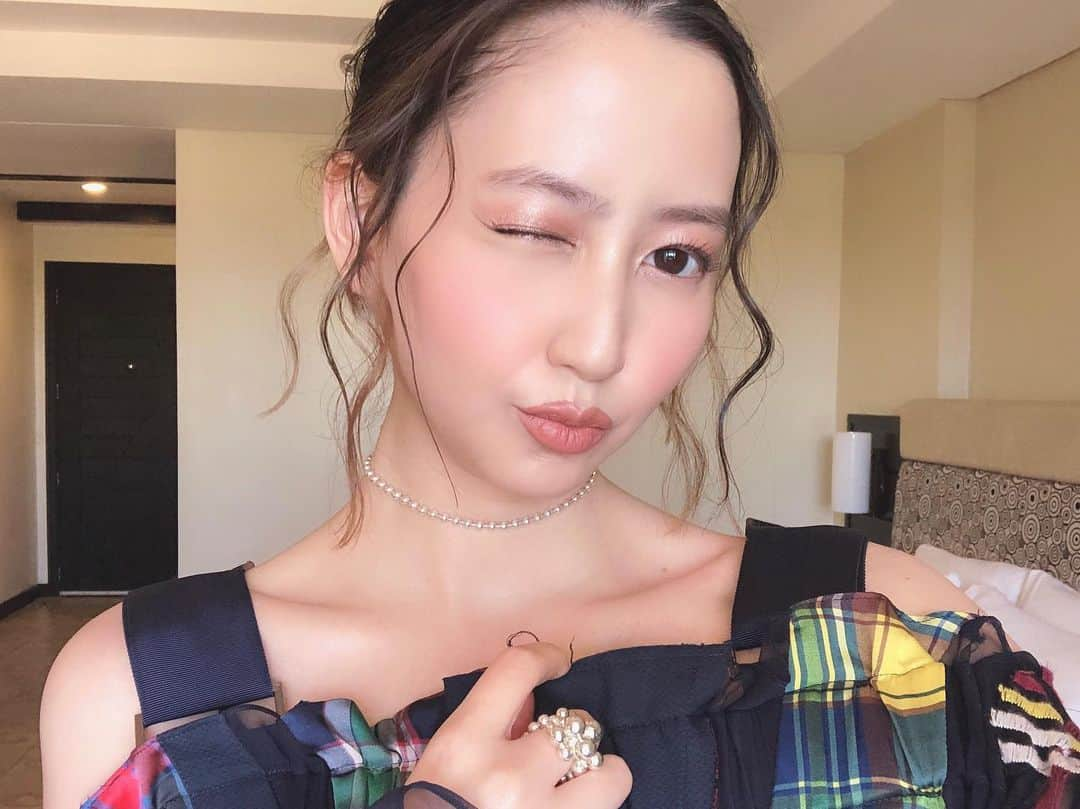 河北麻友子さんのインスタグラム写真 - (河北麻友子Instagram)「大変すぎるノーチャラ生活始まる前にまだメイクもしてて余裕のある麻友子です… 今夜の１９：５８〜２０：５４ 「世界の果てまでイッテＱ」 デヴィ・出川・河北のノーチャラ生活inフィリピン 見てねん！ #世界の果てまでイッテＱ #ノーチャラ生活  #出川ガール」6月2日 19時29分 - mayukokawakitaofficial