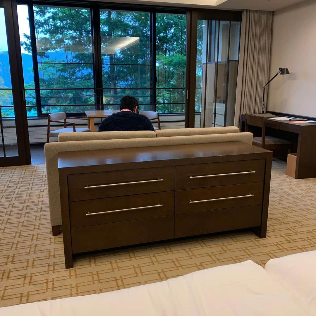 SPARAさんのインスタグラム写真 - (SPARAInstagram)「家族旅行で箱根のハイアットリージェンシー箱根に宿泊♡ ここはオープンしたばかりに1回、ネイルサロン経営時代に1回社員旅行で来ているので今回で3回目♡♡♡ とても素敵なホテルで大好きなホテルです♡♡♡ アップグレードして下さりお部屋もかなり広くて大満足♡♡♡ #ハイアットリージェンシー箱根#hyattregencyhakone#箱根#箱根旅行#ホテル#強羅」6月2日 19時38分 - spara_aco