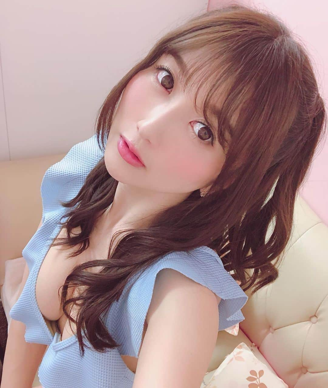 大槻ひびきさんのインスタグラム写真 - (大槻ひびきInstagram)「ファンの方からいただいた水着🌸 可愛い❣️お気に入りです😊 みんなはどんな水着が好きですか❓ #summer  #水着  #japan」6月2日 19時38分 - yanhibi0221