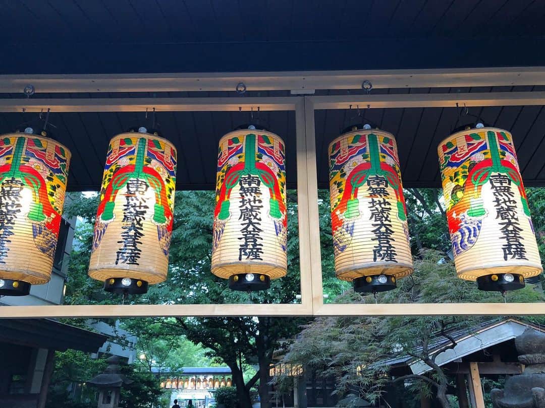 のインスタグラム：「大須観音から会場近くの矢場地蔵へ。 ※写真と場所が間違っていました。すみません！ #nagoya #名古屋 #矢場地蔵 #unknownjapan」
