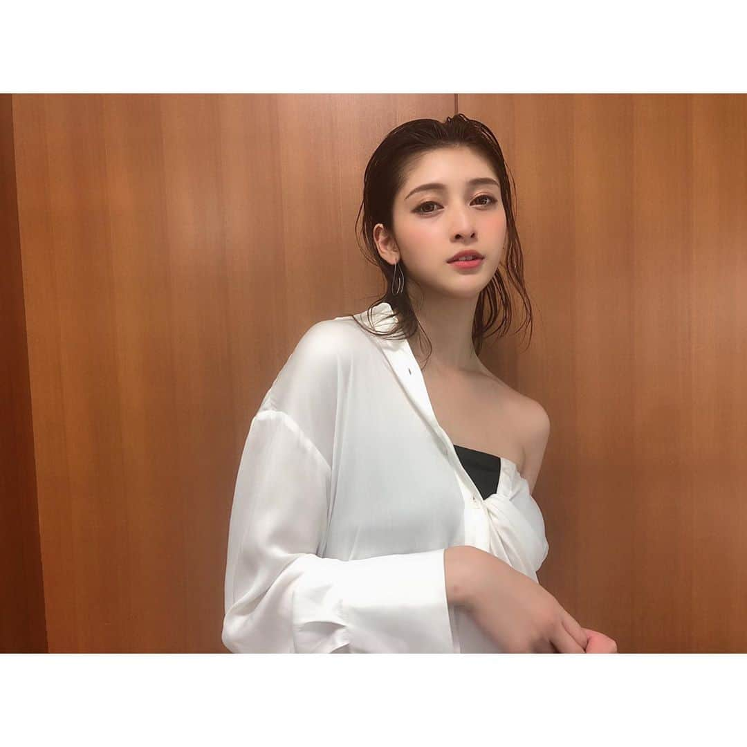 アンジェラ芽衣さんのインスタグラム写真 - (アンジェラ芽衣Instagram)「‪今日のTBS「サンデージャポン」で着た衣装お気に入り🥺🥺‬﻿ ‪GYDAのシャツの形がそのままでも可愛すぎるし色々アレンジもできて使いやすい！！！😍‬﻿ ‪パンツはスタイリストさんお手製のだよ😘すごすぎる😭😭‬﻿ ‪お洋服が可愛いくてすごくテンション上がった😍‬﻿ ﻿ #アンジェラ芽衣 #自撮り #selfie #selfie #写真 #photo #サンデージャポン #サンジャポ #TBS」6月2日 19時31分 - ange_la00